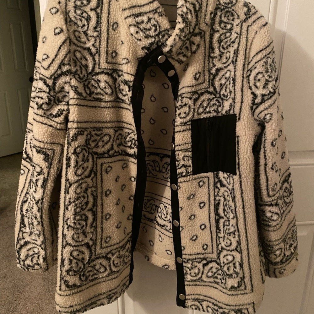 Black and white bandana print cozy Sherpa